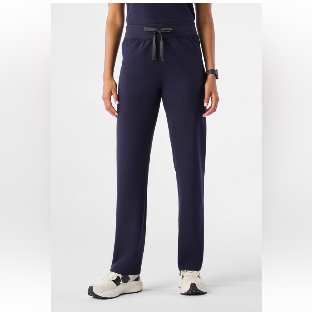 Women's Figs Livingston basic scrub pants